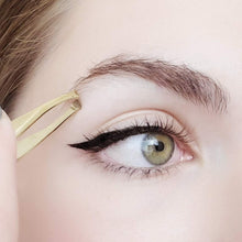 Load image into Gallery viewer, The Slant-Tip Eyebrow Tweezer
